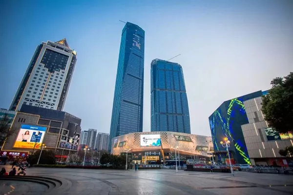 想成为大城市,镇江还需要多少商业中心?